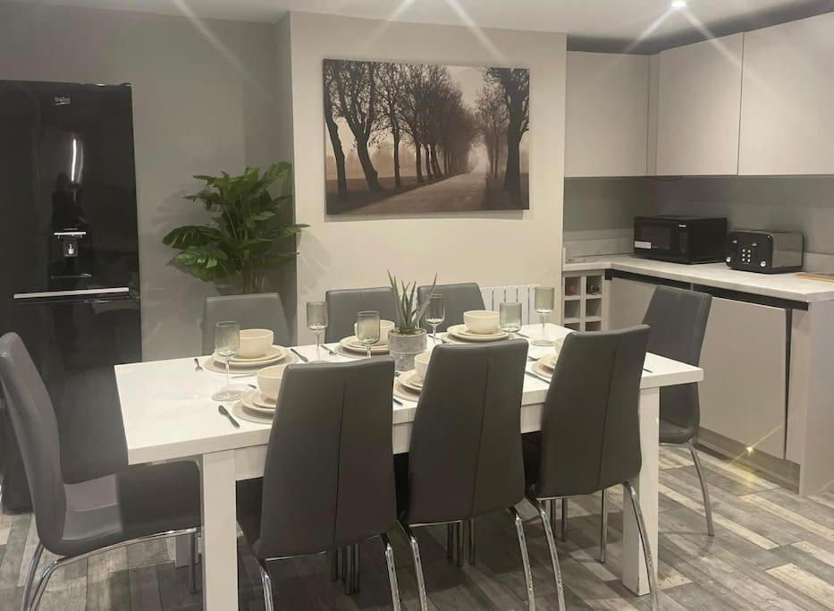Rivendell Modern 2 Bedroom Apartment In St Peters Village Sleeps 6 Broadstairs Bagian luar foto