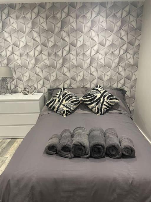 Rivendell Modern 2 Bedroom Apartment In St Peters Village Sleeps 6 Broadstairs Bagian luar foto