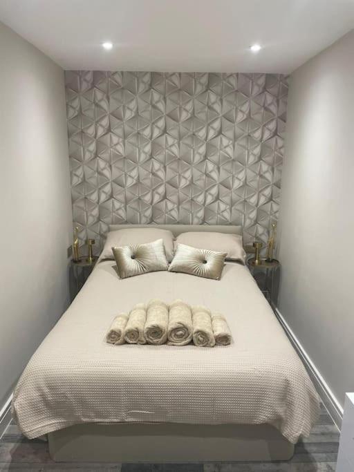 Rivendell Modern 2 Bedroom Apartment In St Peters Village Sleeps 6 Broadstairs Bagian luar foto
