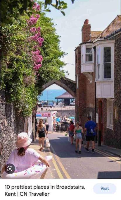 Rivendell Modern 2 Bedroom Apartment In St Peters Village Sleeps 6 Broadstairs Bagian luar foto