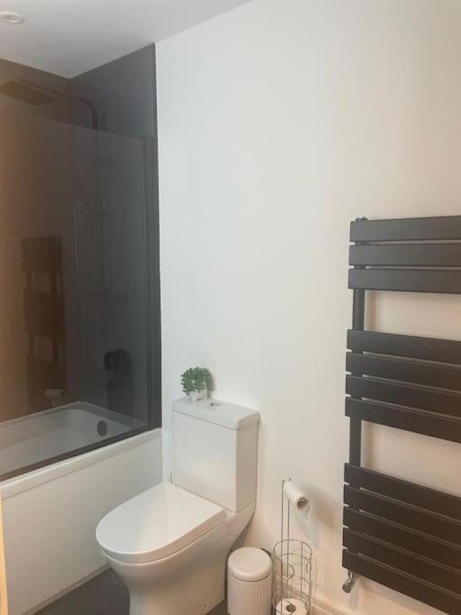 Rivendell Modern 2 Bedroom Apartment In St Peters Village Sleeps 6 Broadstairs Bagian luar foto